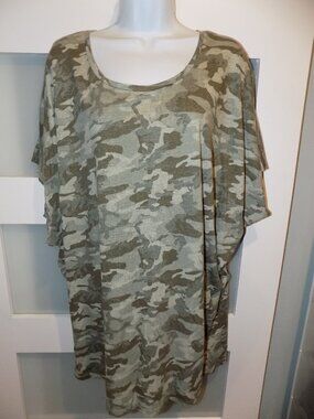 Wonderly Studio Camo Sage Olive Green SS Shirt Size 1X Women's NEW